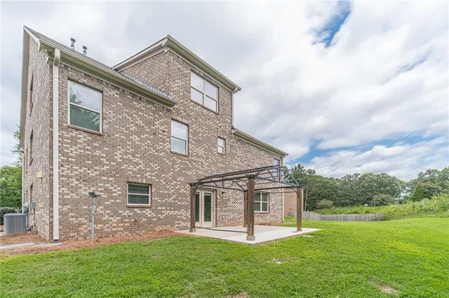 $639,900 | 1220 Edgebrook Lane, Snellville, GA 30078