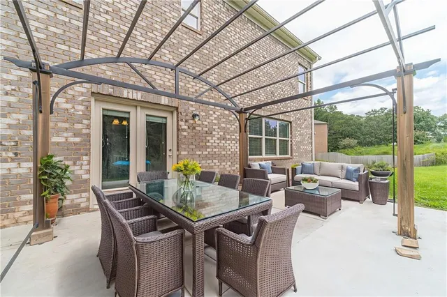 $639,900 | 1220 Edgebrook Lane, Snellville, GA 30078