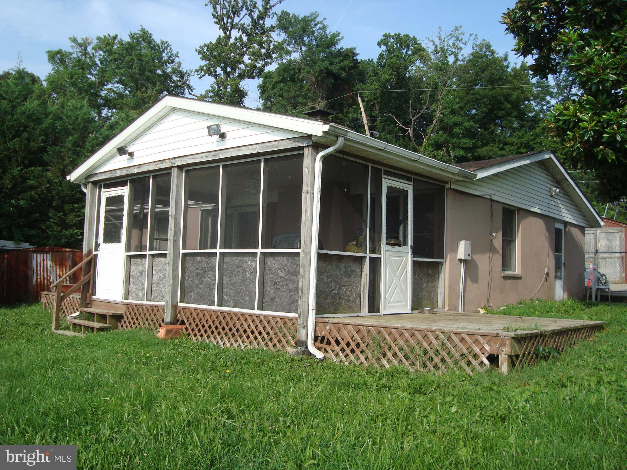 2539 Barrison Point Road Baltimore, MD 21221 - Photo 4 of 7 Exterior (Rear)