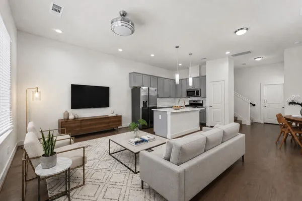 $279,900 | 4163 Griggs Road, Houston, TX 77021