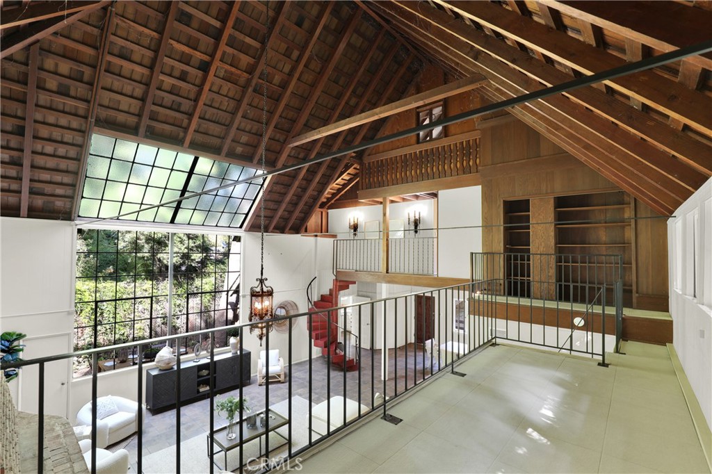 533 West Rustic Road Santa Monica, CA 90402 - Photo 11 of 75