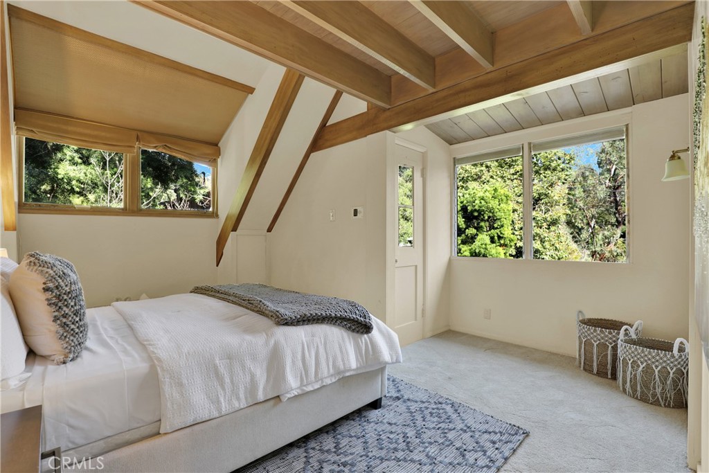 533 West Rustic Road Santa Monica, CA 90402 - Photo 19 of 75