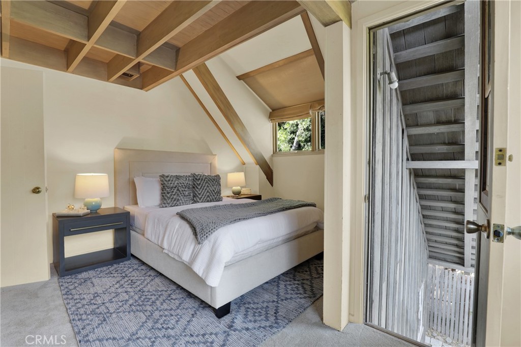 533 West Rustic Road Santa Monica, CA 90402 - Photo 20 of 75