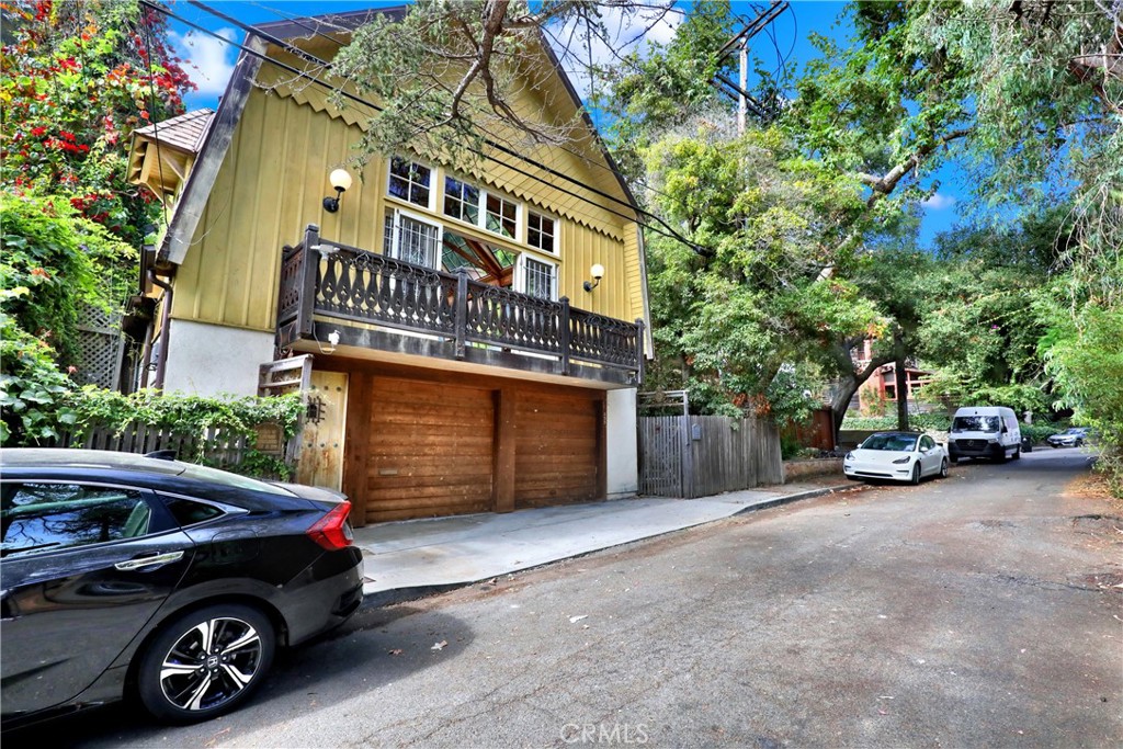 533 West Rustic Road Santa Monica, CA 90402 - Photo 29 of 75