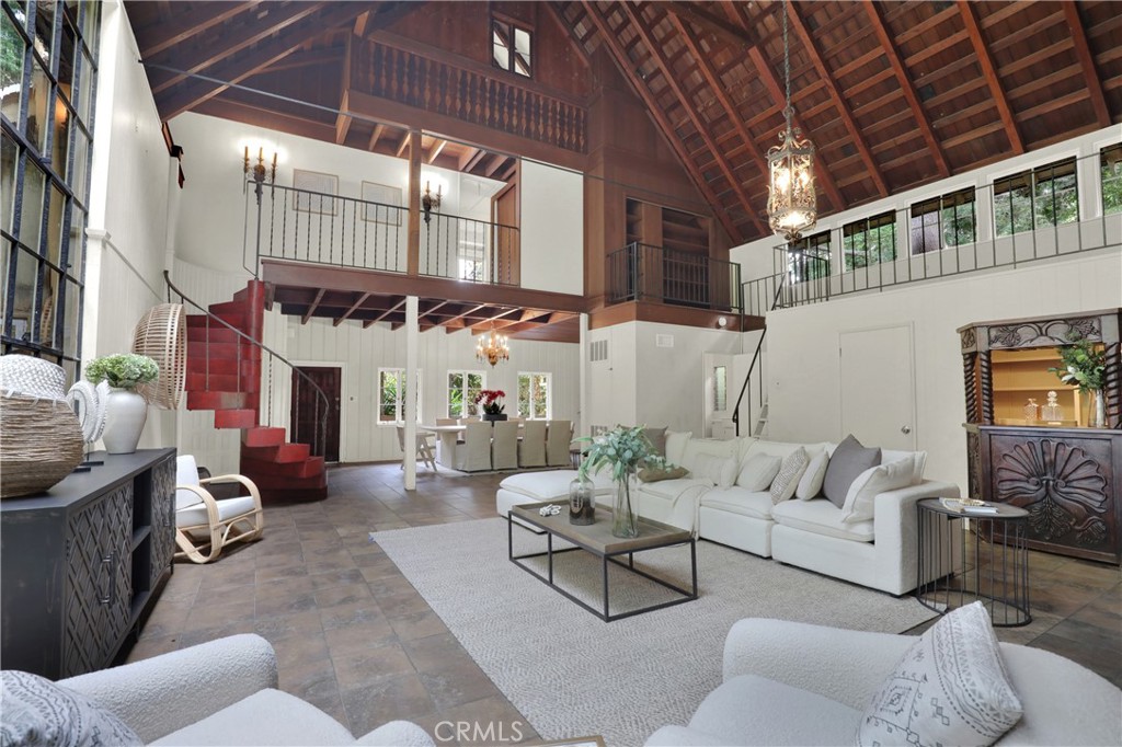 533 West Rustic Road Santa Monica, CA 90402 - Photo 3 of 75