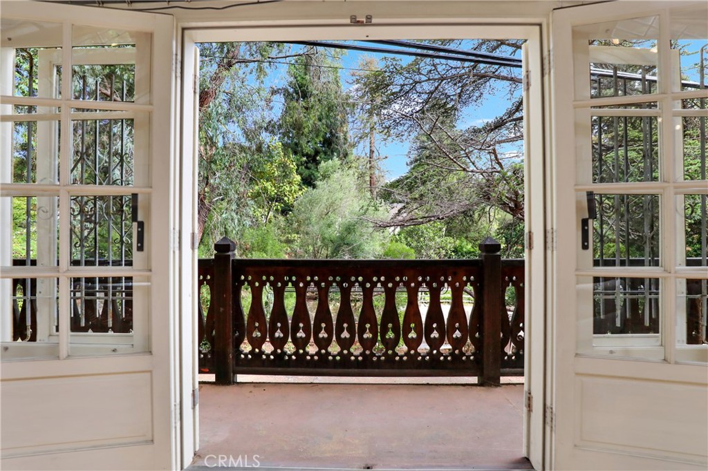 533 West Rustic Road Santa Monica, CA 90402 - Photo 45 of 75