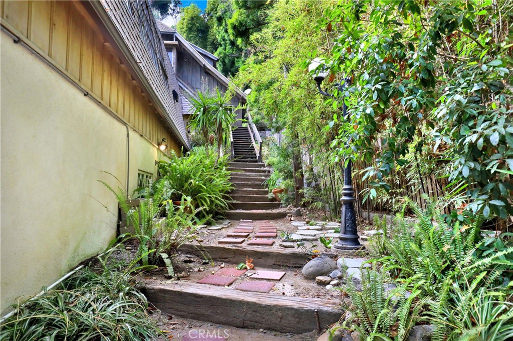 533 West Rustic Road Santa Monica, CA 90402 - Photo 55 of 75