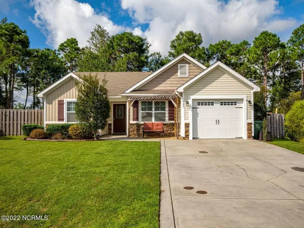 $315,000 | 423 Blue Pennant Court, Sneads Ferry, NC 28460