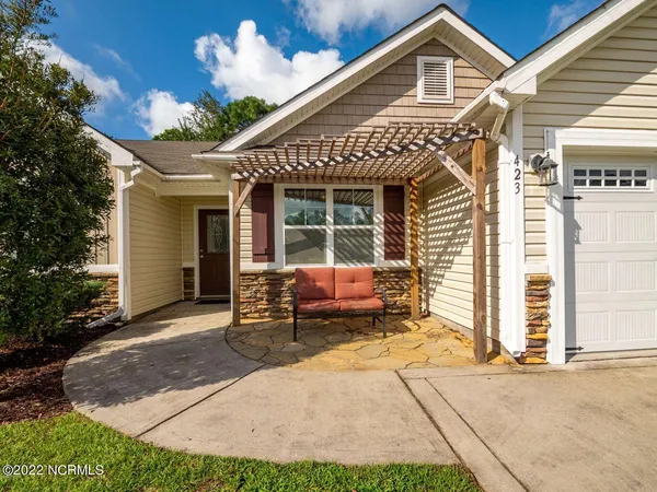 $315,000 | 423 Blue Pennant Court, Sneads Ferry, NC 28460
