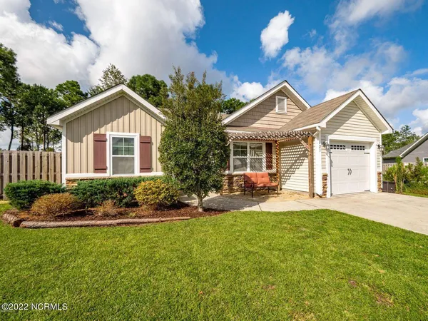 $315,000 | 423 Blue Pennant Court, Sneads Ferry, NC 28460