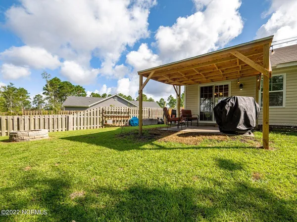 $315,000 | 423 Blue Pennant Court, Sneads Ferry, NC 28460