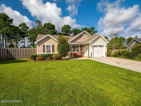 $315,000 | 423 Blue Pennant Court, Sneads Ferry, NC 28460