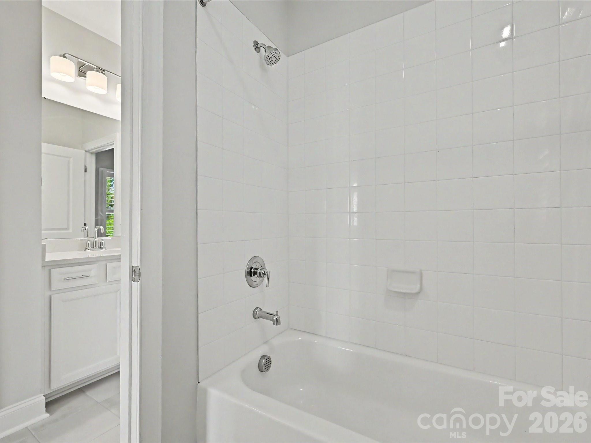 315 West Waterlynn Road Mooresville, NC 28117 - Photo 37 of 46 a bathroom with a bathtub