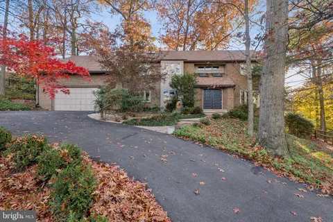 $1,695,000 | 9216 Beech Hill Drive, Bethesda, MD 20817