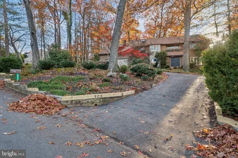 $1,695,000 | 9216 Beech Hill Drive, Bethesda, MD 20817