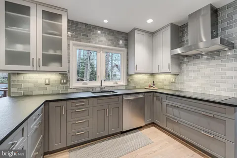 $1,695,000 | 9216 Beech Hill Drive, Bethesda, MD 20817