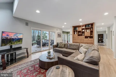 $1,695,000 | 9216 Beech Hill Drive, Bethesda, MD 20817