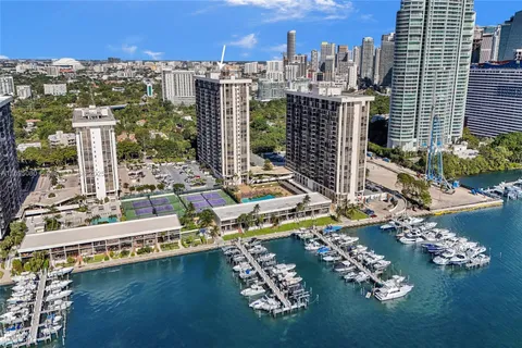 $1,085,000 | 1901 Brickell Avenue, Unit B1209, Miami, FL 33129