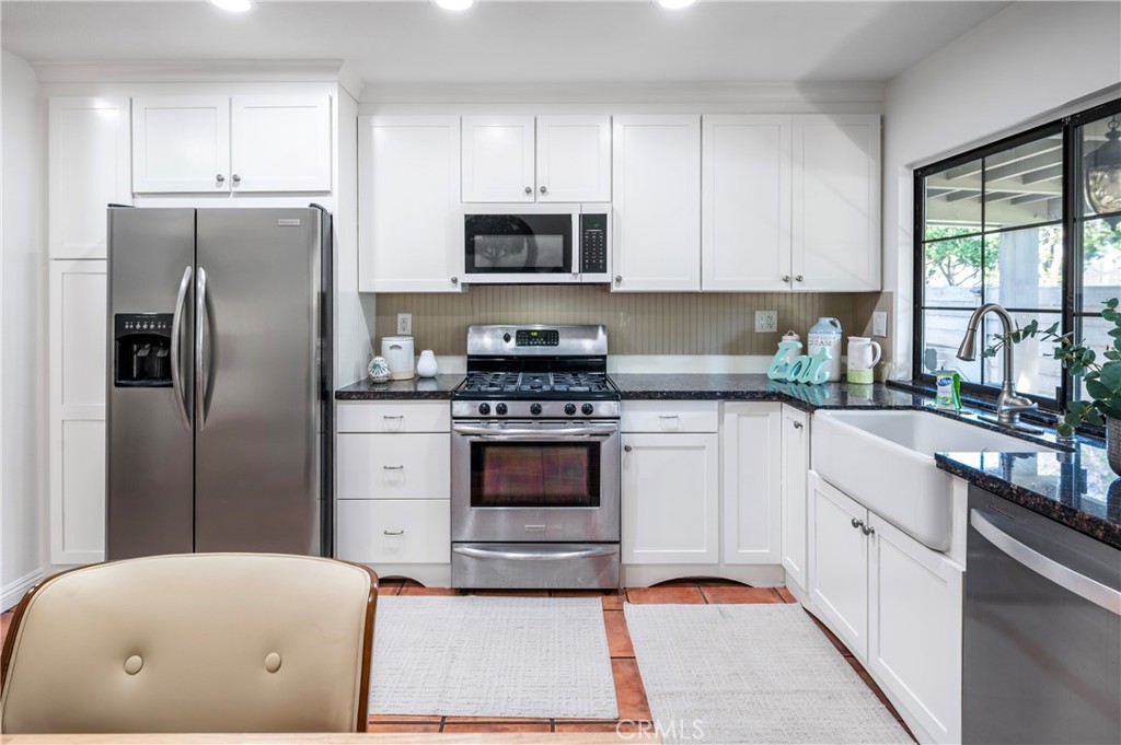 492 East Yale Loop Irvine, CA 92614 - Photo 10 of 31