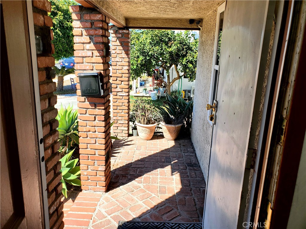 1420 South Butler Avenue Compton, CA 90221 - Photo 4 of 44 a view of balcony and patio