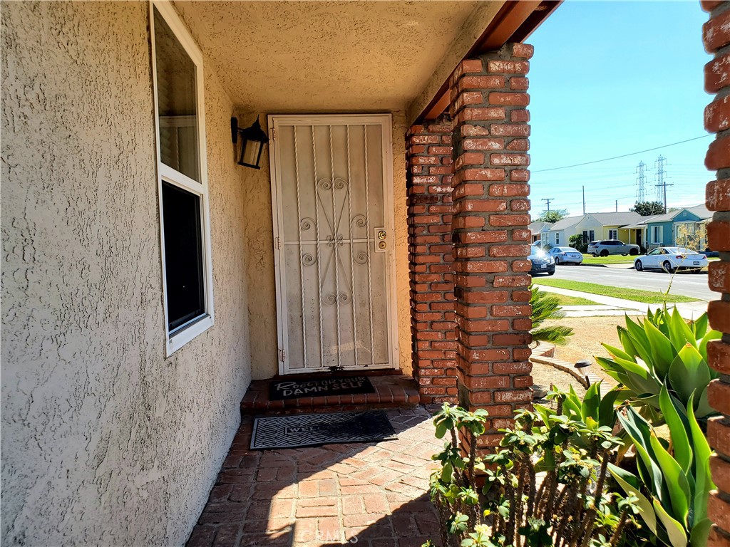 1420 South Butler Avenue Compton, CA 90221 - Photo 5 of 44 a view of a back yard of the house