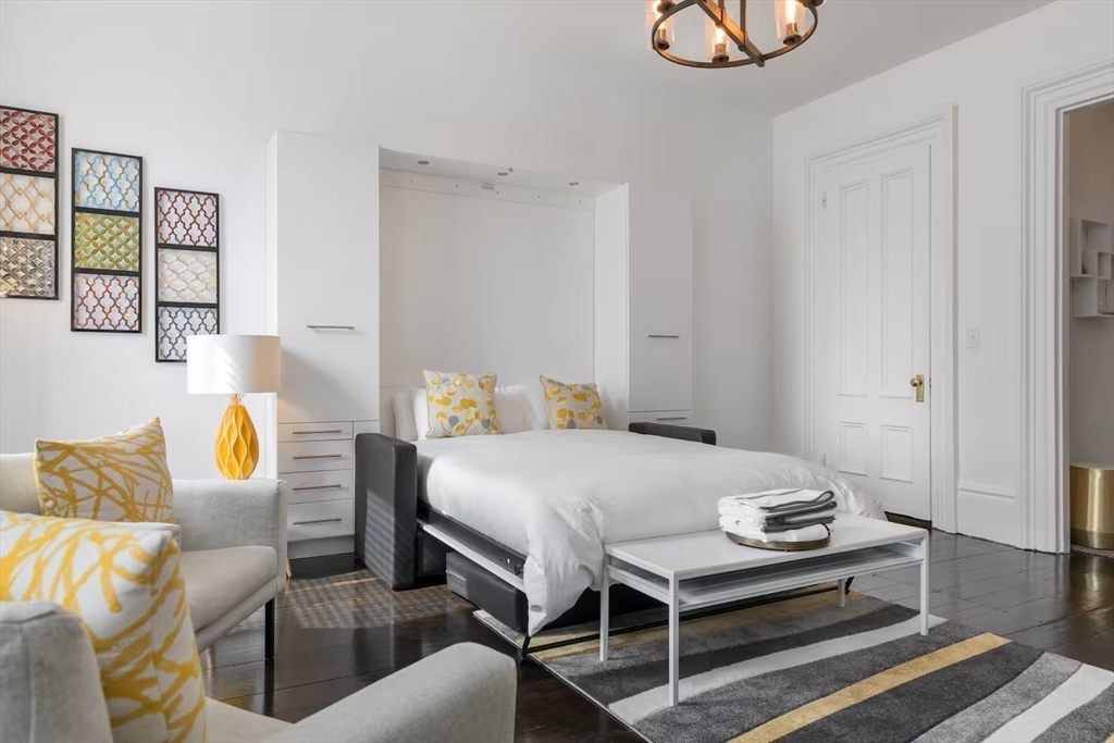 169 Beacon Street, Unit 3R Boston, MA 02116 - Photo 5 of 9