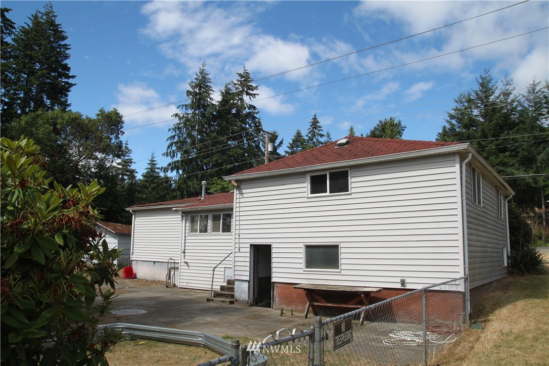3606 Pine Road Northeast Bremerton, WA 98310 - Photo 2 of 13 Gallery Image 2