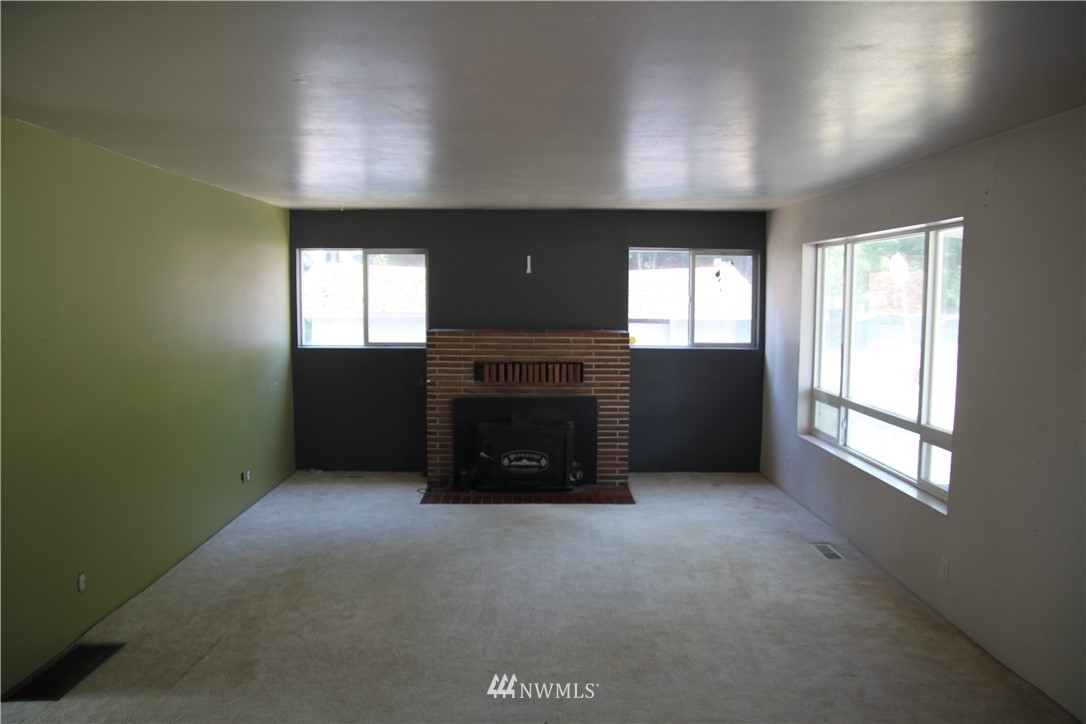 3606 Pine Road Northeast Bremerton, WA 98310 - Photo 7 of 13 Gallery Image 7