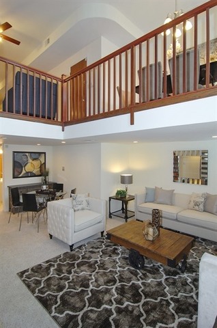 913 West Irving Park Road, Unit 1E Chicago, IL 60613 - Photo 2 of 20