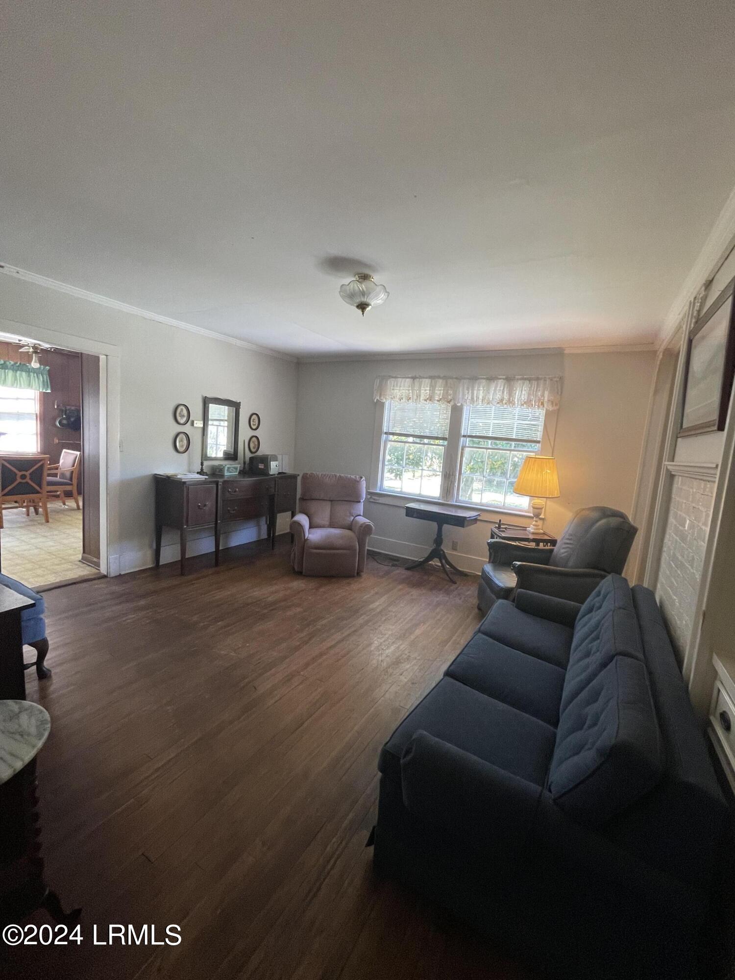 310 Ribaut Road Beaufort, SC 29902 - Photo 9 of 18 IMG_9858