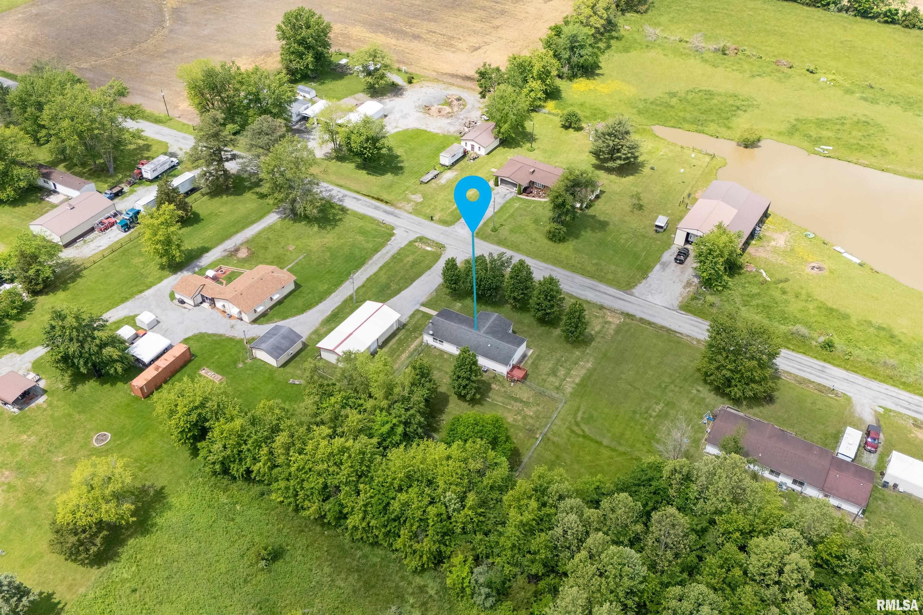 20295 Galatia Post Road Pittsburg, IL 62974 - Photo 37 of 39