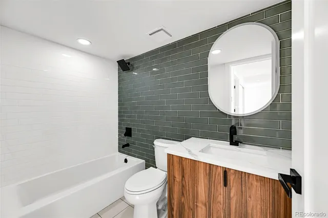 $1,350 | 17361 East Mansfield Avenue, Unit 521R, Aurora, CO 80013