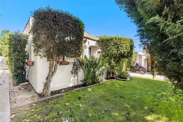 $860,000 | 1323 5th Street, Glendale, CA 91201