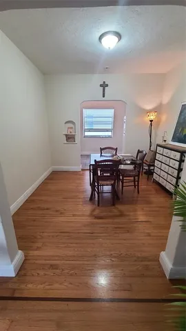 $2,000 | 1559 Meridian Avenue, Unit 207, Miami Beach, FL 33139