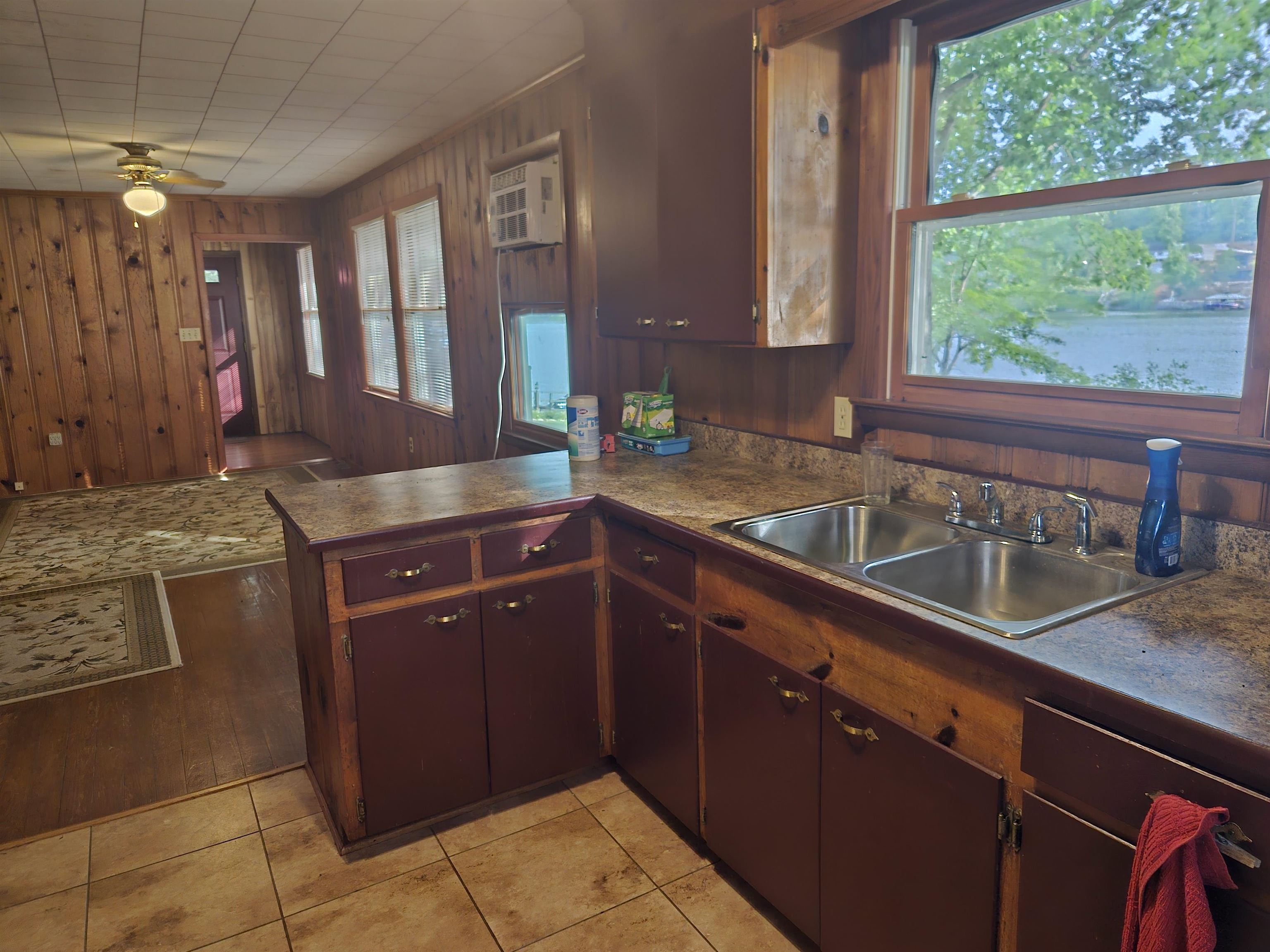 274 Edgewater Road Inman, SC 29349 - Photo 8 of 25
