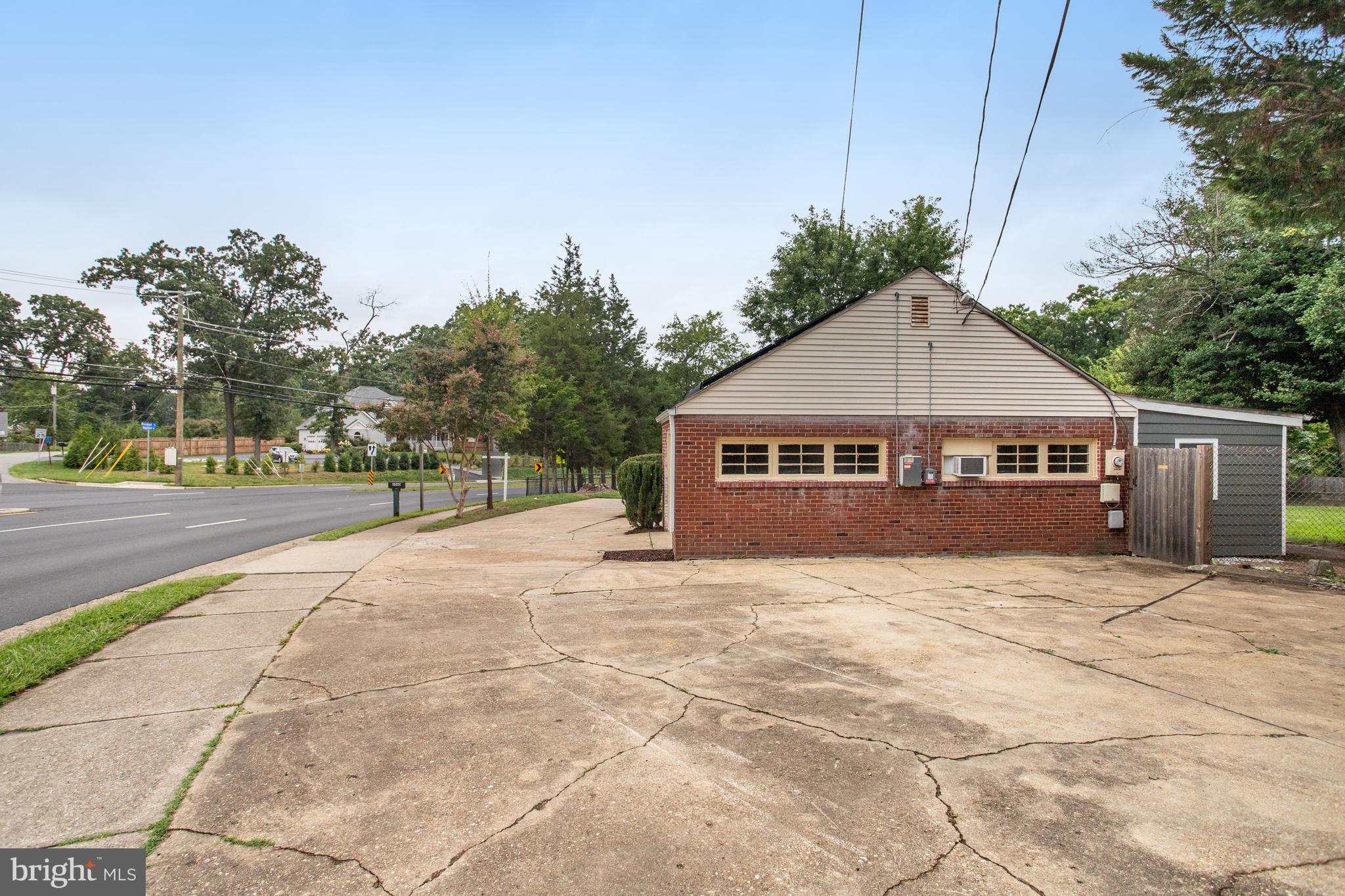 6540 Braddock Road Alexandria, VA 22312 - Photo 3 of 47