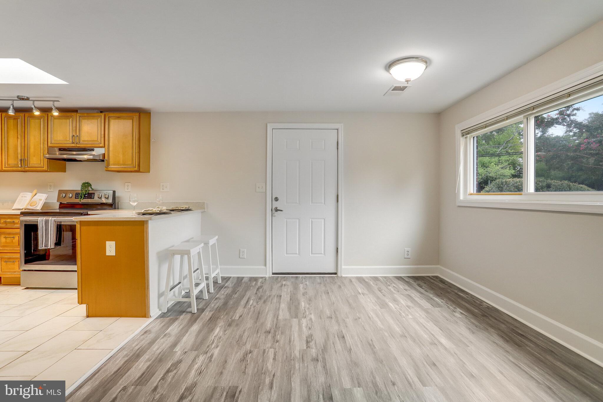 6540 Braddock Road Alexandria, VA 22312 - Photo 9 of 47