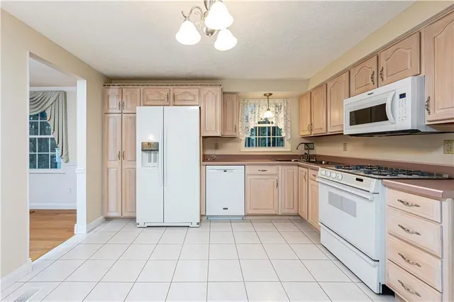 $424,900 | 52 Greenview Drive, Jeannette, PA 15644