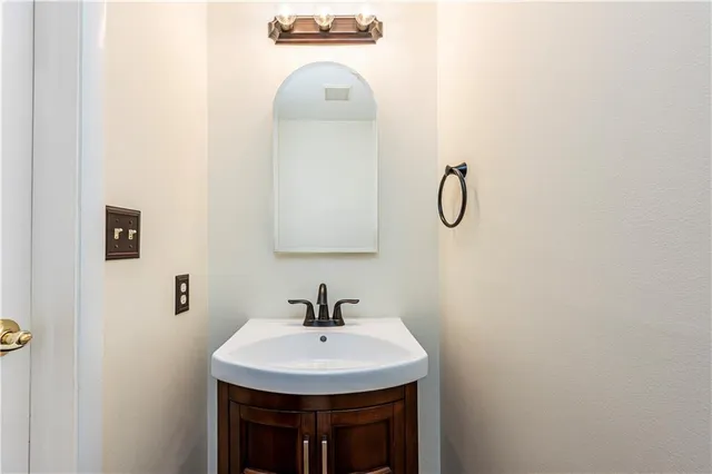 $424,900 | 52 Greenview Drive, Jeannette, PA 15644