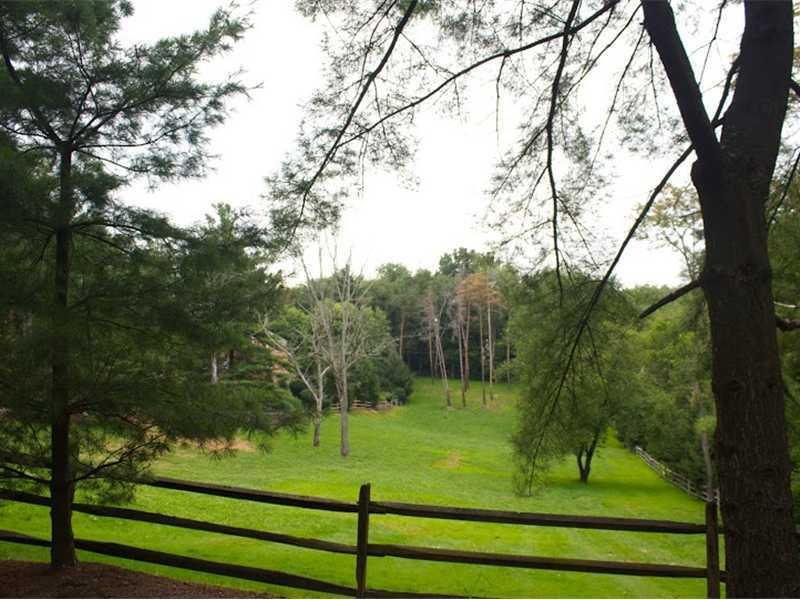 313 Old Mill Road Fox Chapel, PA 15238 - Photo 21 of 23 Yard/Garden.
