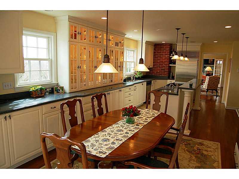 313 Old Mill Road Fox Chapel, PA 15238 - Photo 5 of 23 Kitchen.