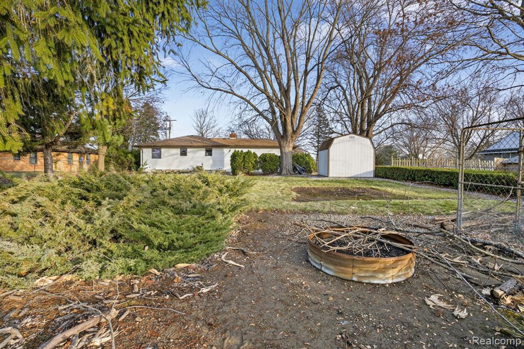 1397 North Seymour Road Flushing, MI 48433 - Photo 7 of 35 Gallery Image 7