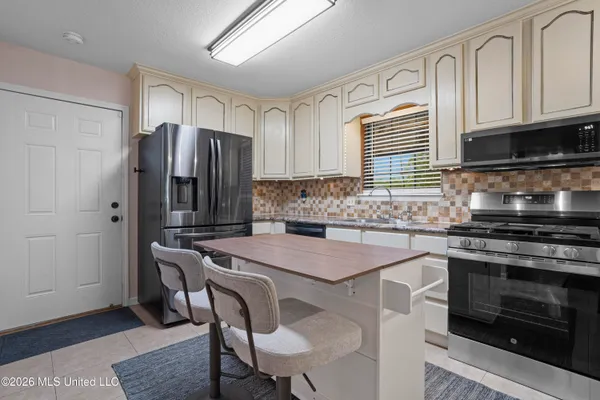 $240,000 | 401 Holly Street, Long Beach, MS 39560