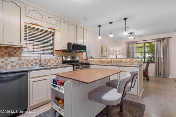 $240,000 | 401 Holly Street, Long Beach, MS 39560