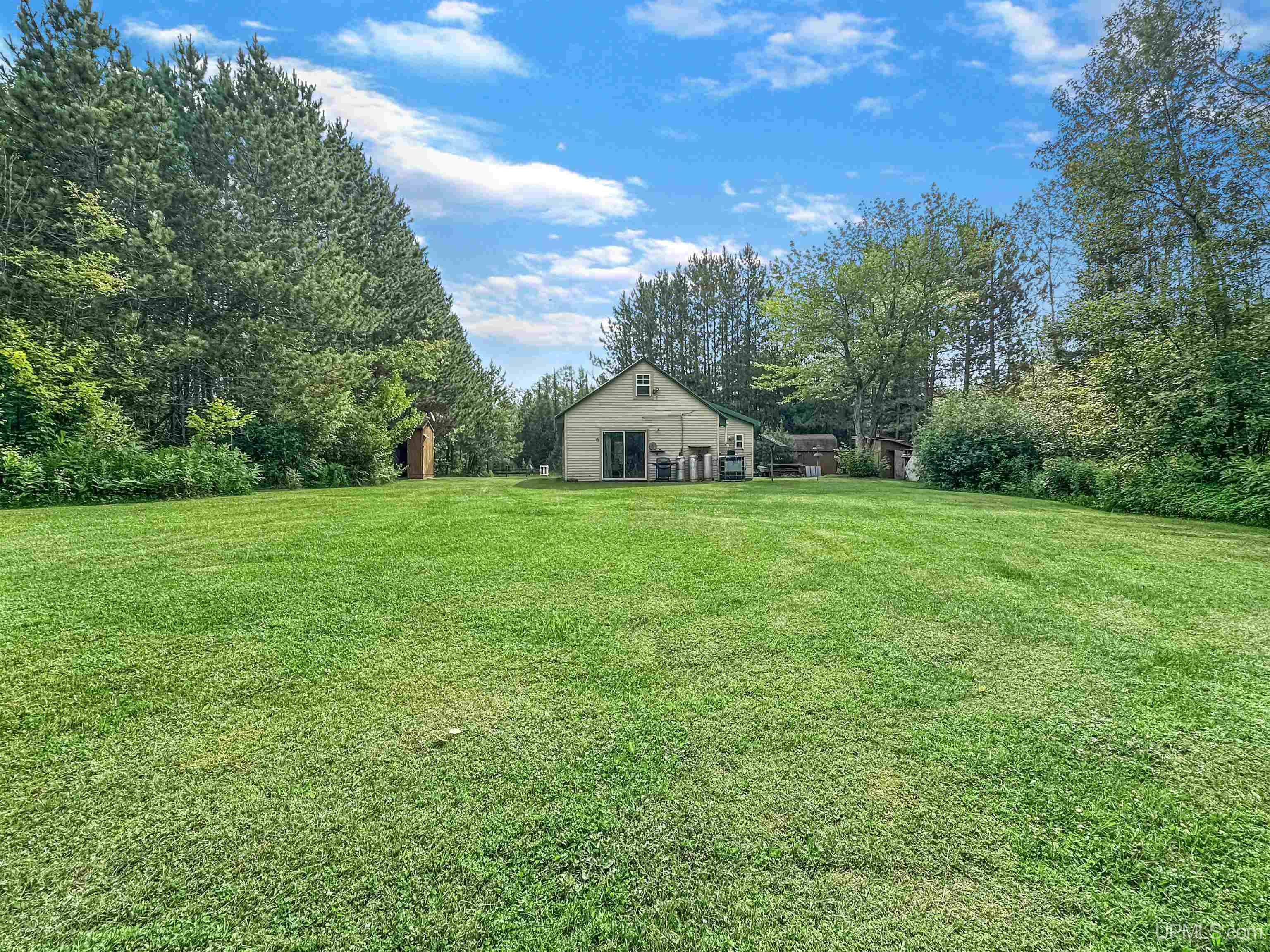 7854 38 Road Rapid River, MI 49878 - Photo 11 of 16