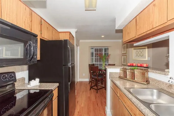 $1,008 | 8110 Creekbend Drive, Unit 305, Houston, TX 77071