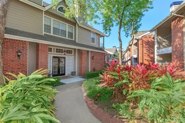 $1,008 | 8110 Creekbend Drive, Unit 305, Houston, TX 77071