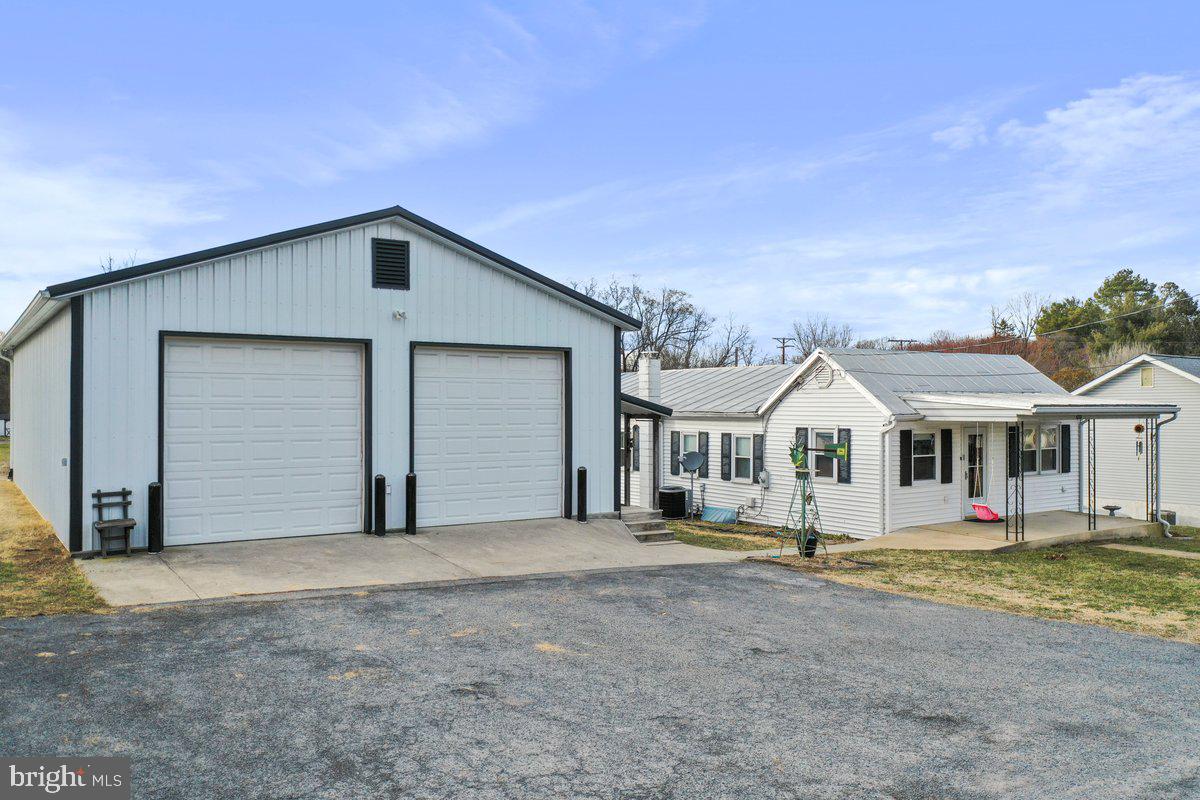 6201 Short Street Mount Jackson, VA 22842 - Photo 2 of 33