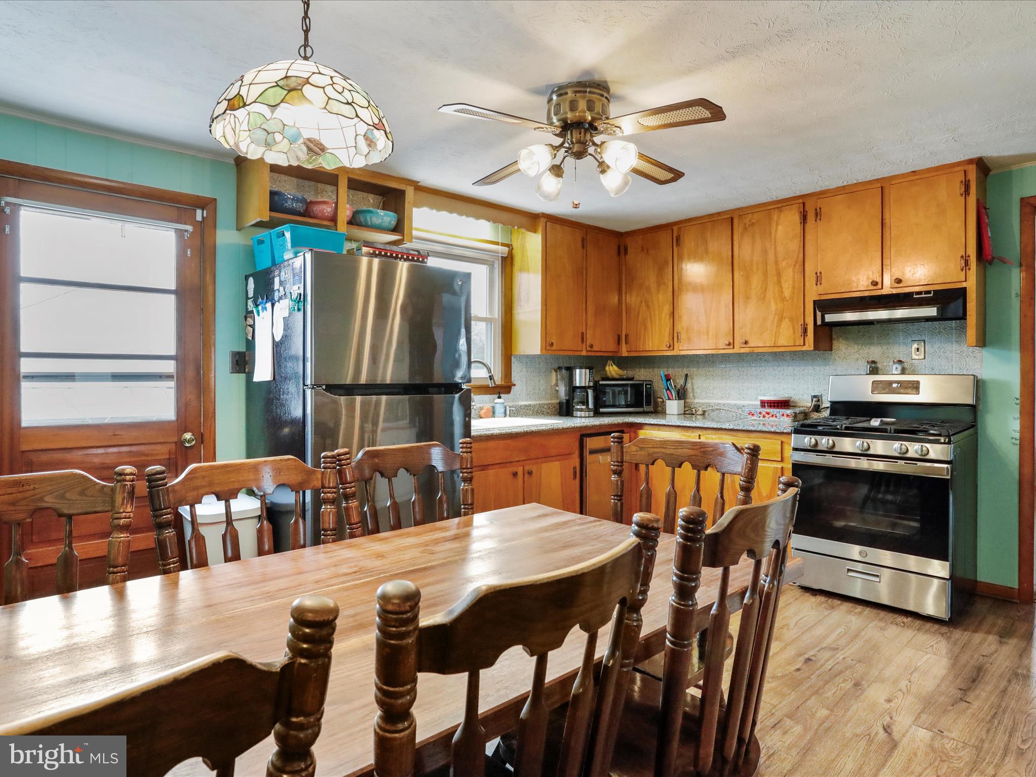 6201 Short Street Mount Jackson, VA 22842 - Photo 6 of 33 Eat-in kitchen with stainless steel appliances
