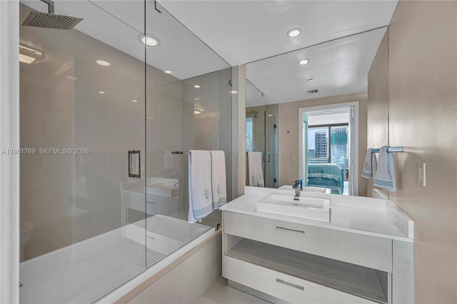 55 Southwest 9th Street, Unit 4004 Miami, FL 33130 - Photo 30 of 43